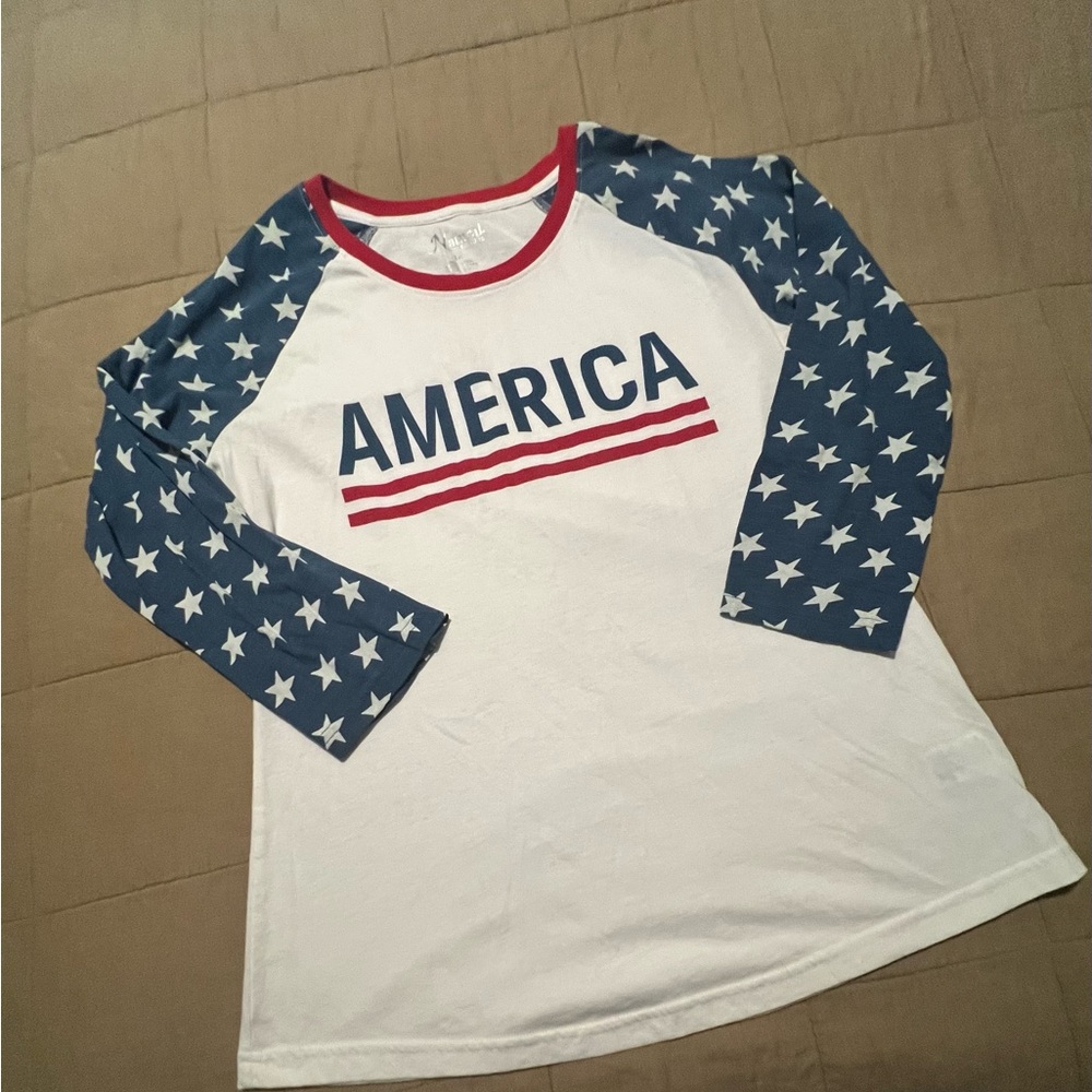 Women’s Natural Reflections Patriotic America Star Sleeve Shirt, Size Medium